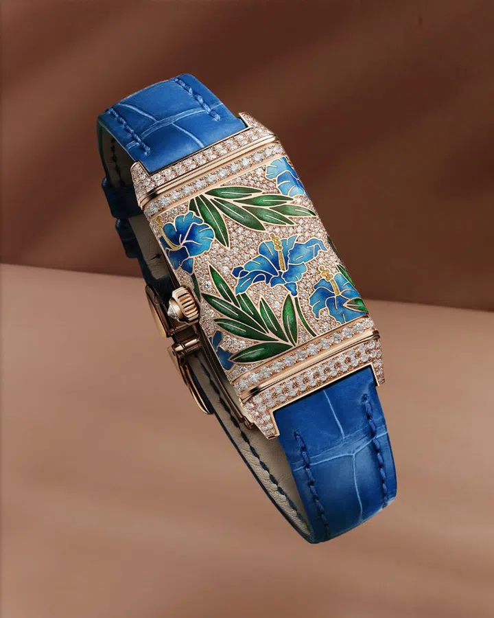 Jaeger-LeCoultre Reverso One Precious Flowers: Hibiscus Diamonds (Photo: Jaeger-LeCoultre)