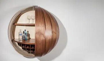 Wall-mounted wine cabinet