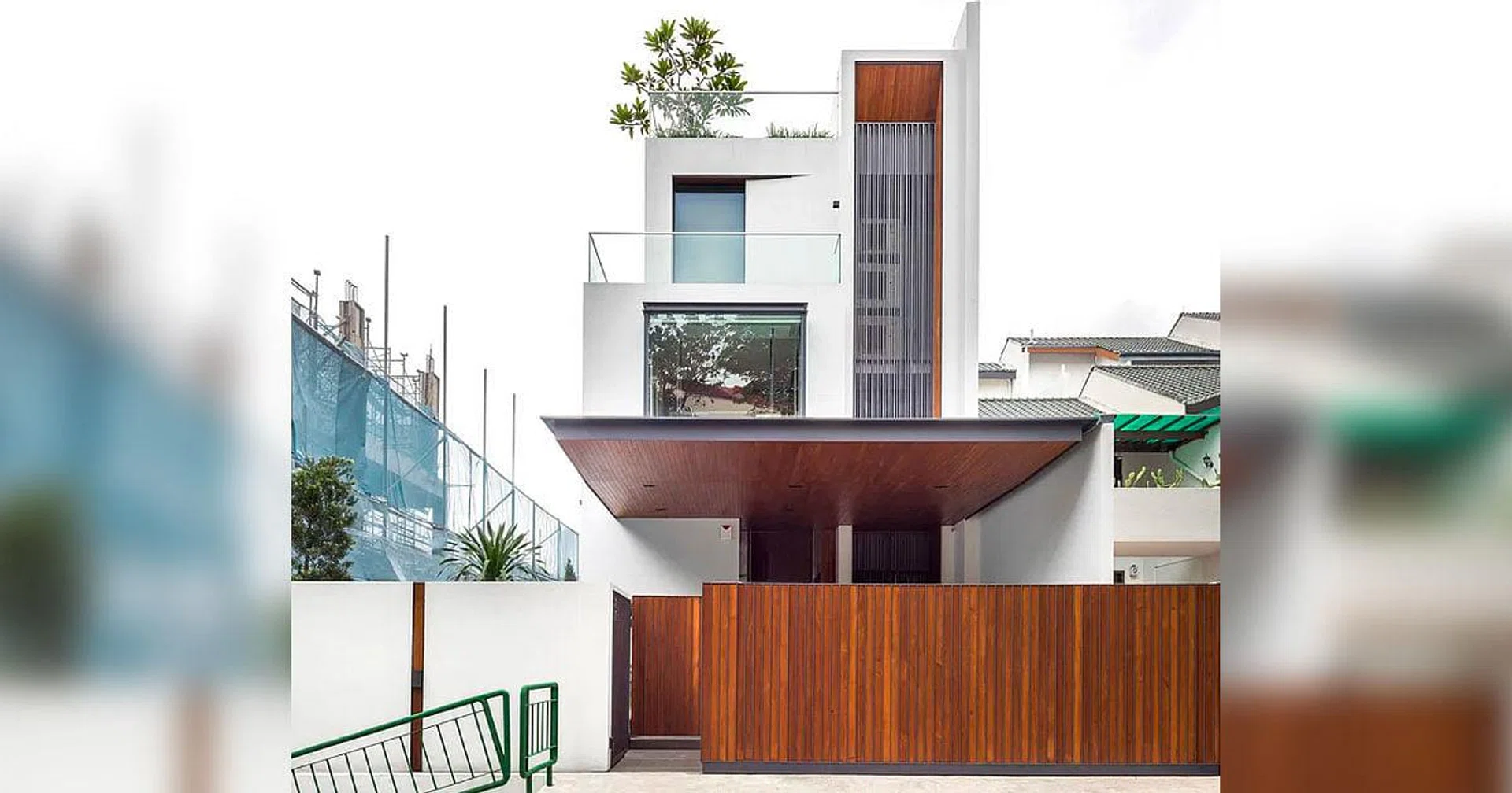 House Tour: Beautiful white and warm wood 3-storey semi-detached with a Koi pond inside