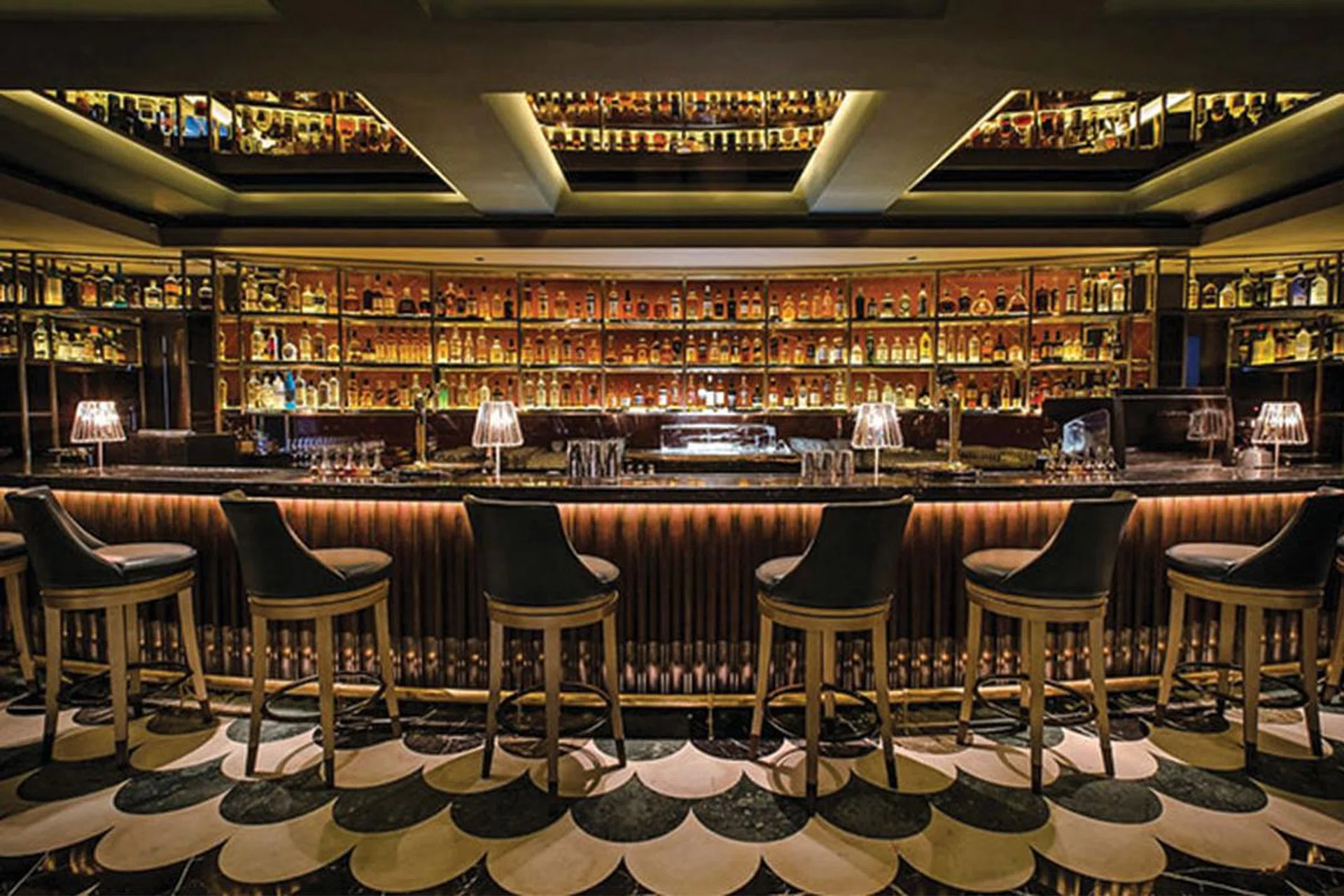 Manhattan Bar in Regent Hotel