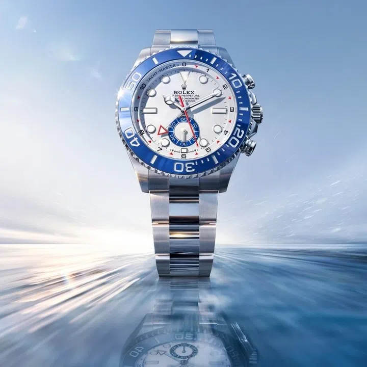 Rolex Oyster Perpetual Yacht-Master II in Oystersteel with white dial, blue Cerachrom bezel and Oyster bracelet.