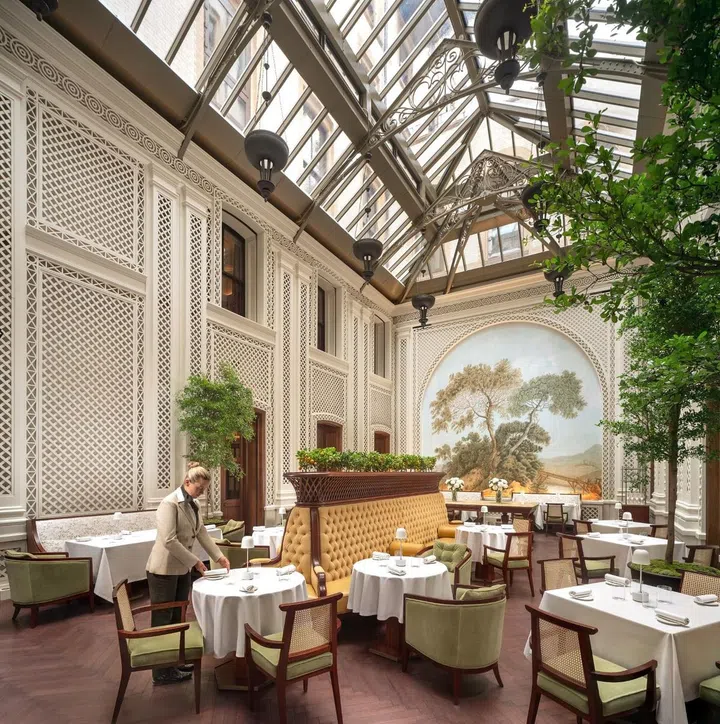 The dining courtyard at the all-day diner, Saison. (Photo: Raffles London at The OWO)