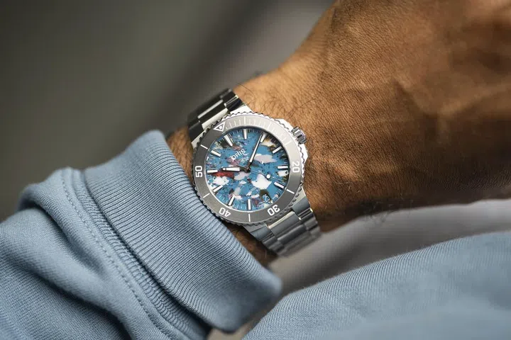 01 400 7790 4150-07 8 23 02PEB_gallery_2560x1440px.jpg
Model Name: Aquis Date Upcycle Calibre 400