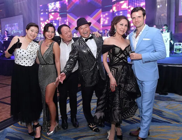 Bernadette Yap, Cassandra Seelos , Cheong Chung Kin, Sandra, Benjamin Seelos