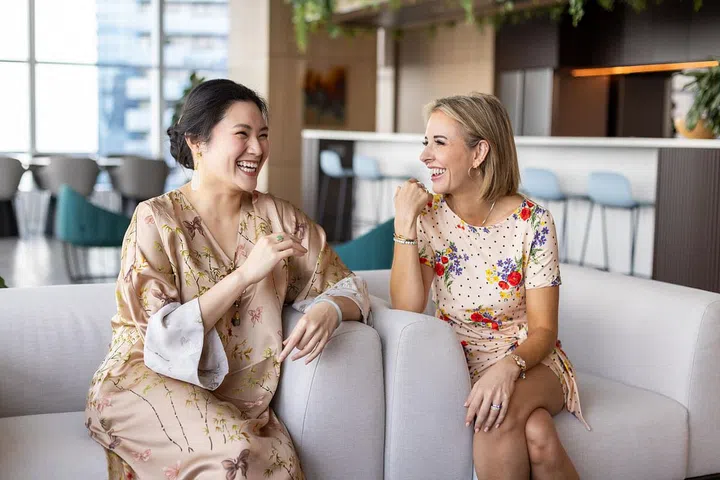 Yi Lee (left) and Suzanne Johnston (right) in Stephenson Harwood's office. (Photo: Stephenson Harwood)