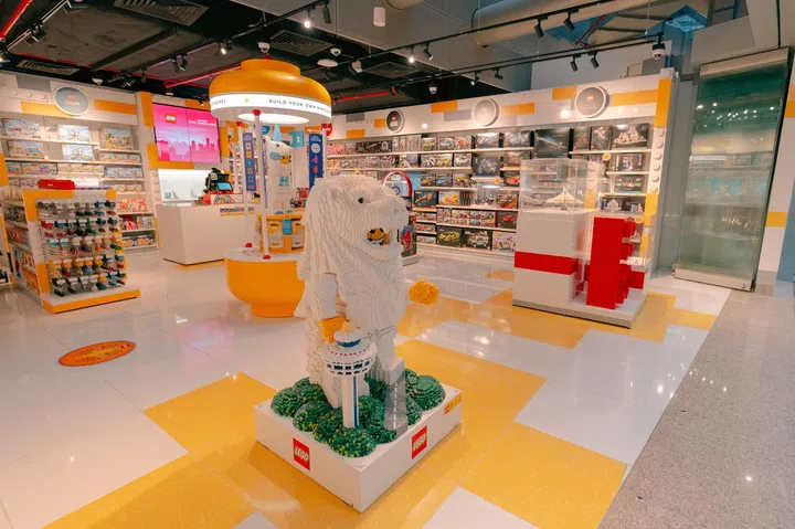 Lego opened two travel retail stores in Singapore’s Changi Airport. (Photo: Lego)
