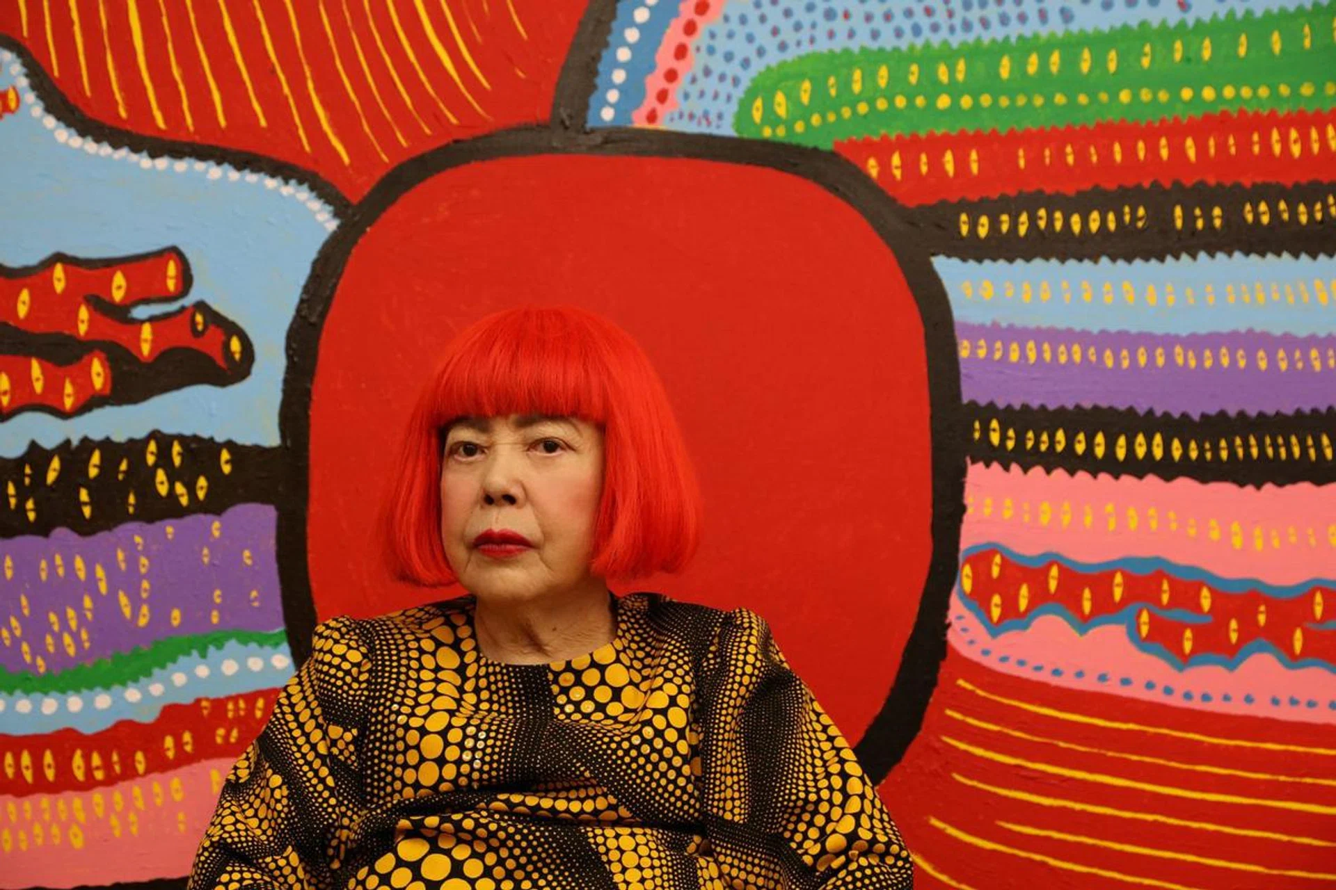 Yayoi Kusama in front of her latest work Life is the Heart of a Rainbow. 2017. Acrylic on canvas. 194cm x 194cm. ©YAYOI KUSAMA, Courtesy of Ota Fine Arts, Tokyo/Singapore, Victoria Miro, London, David Zwirner, New York

