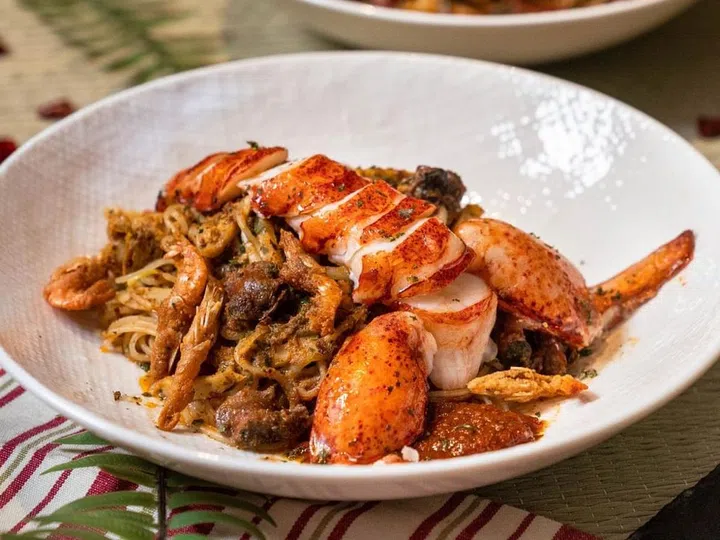 Whole-Lobster-Dry-Laksa-jelebu