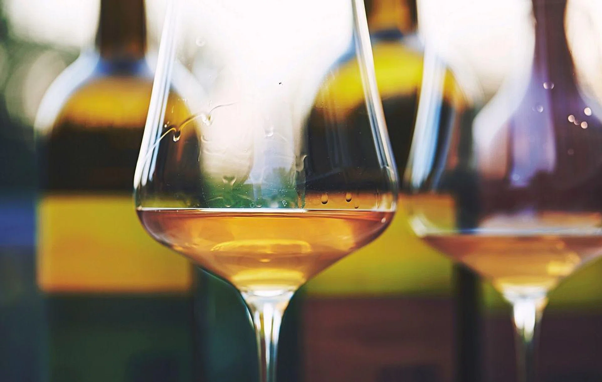 <strong>#01: COLOUR PLAY</strong></br><br>
Here’s the thing about orange wine: It’s a bit of a misnomer, seeing how the wine is not made
from, well, oranges. It’s made using white grapes; these are mashed – skins and seeds included –
and left in cement or ceramic vessels for a year or more. Little to no additives are used, so orange
wines have a nuttier and slightly sour profi le, thanks to oxidation. In Australia, progressive
winemakers are starting to pick up on this natural style of winemaking, working primarily with
sauvignon blanc.
<br /><br><em>
Local wine retailer Artisan Cellars carries a Jauma label that is a natural Australian orange wine.
#B1-01 Palais Renaissance. Tel: 6838-0373</em>