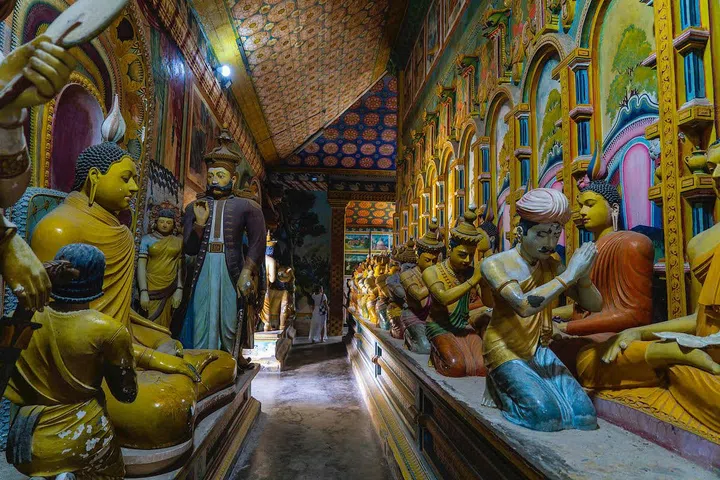 The interior of Wewurukannala Buduraja Maha Viharaya temple was built in the 18th century. (Photo: Vincent Zhuang)