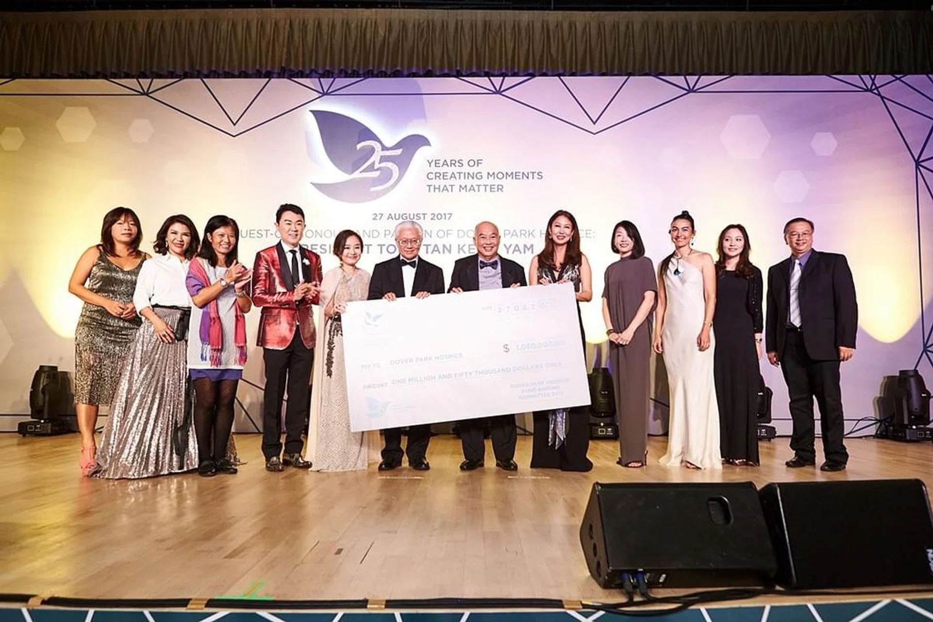 Cheque presentation with the organizing committee of DPH