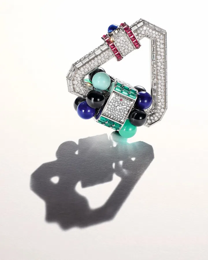Cartier Libre Polymorph carabiner that can be worn in multiple ways. (Photo: Cartier)