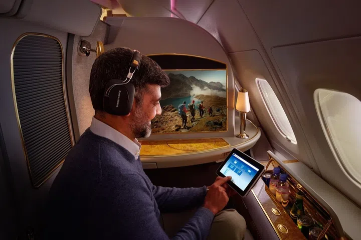 emirates first class cabins private 