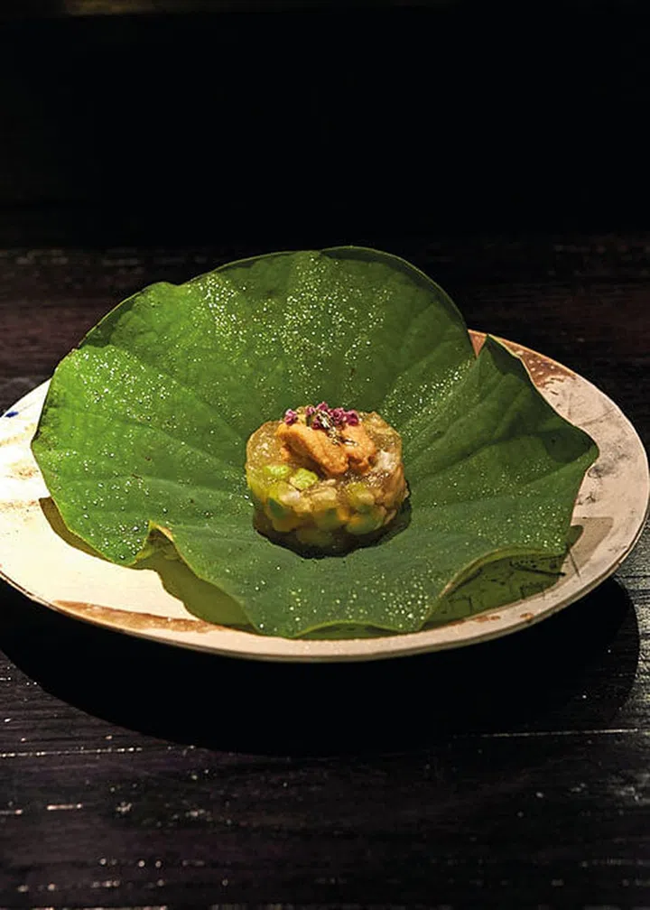 FRESHEST POSSIBLE Quality produceis a priority at themall’s Japaneserestaurants.Kappo Shunsuiflies Japanese ingredients two to four times a week.