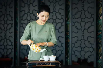 5 ON 25 tea sommelier - li guanyi
