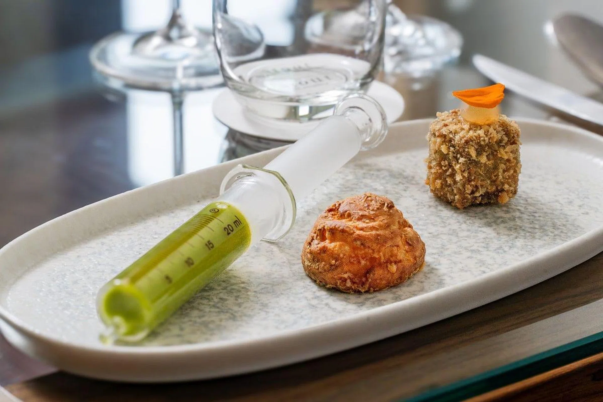 Trio of amuse bouche. (Photo: Atout)