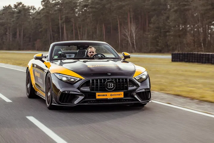 German racing driver Lance David Arnold on a hot lap in the Brabus 750 Bodo Buschmann Edition 1 of 25 fitted with MaxContact MC7 tyres. (Photo: Continental)