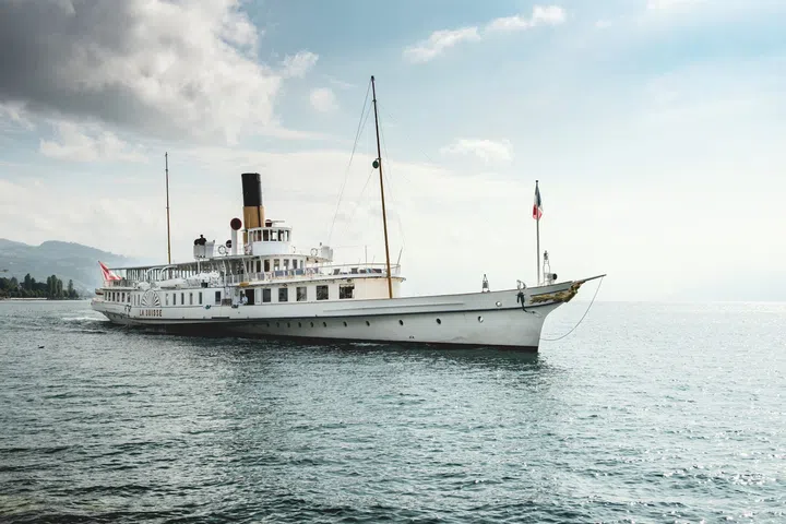 A Belle Epoque boat on Lake Geneva. (Photo: Switzerland Tourism)