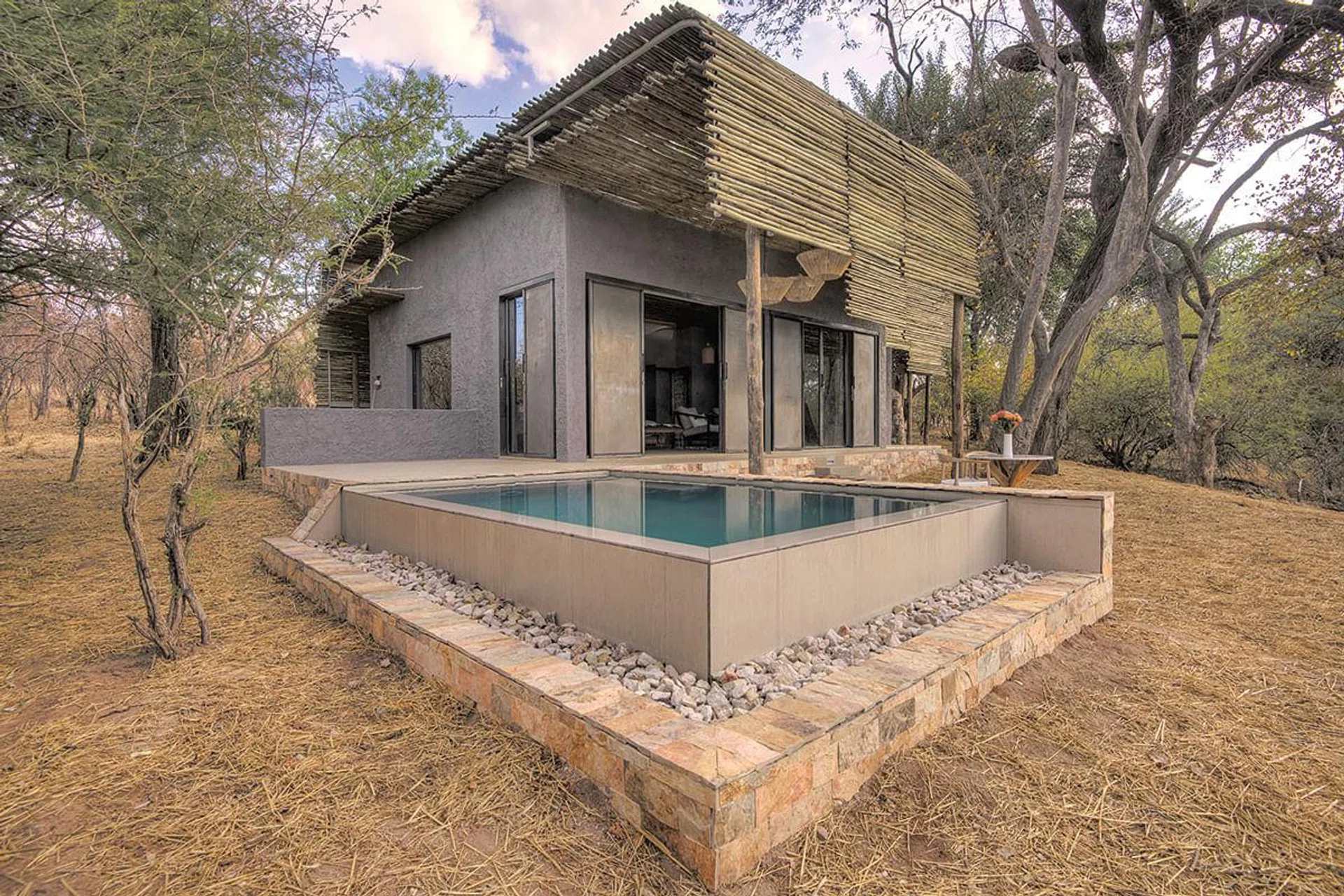 River Lodge Suite with Rim Flow Pool