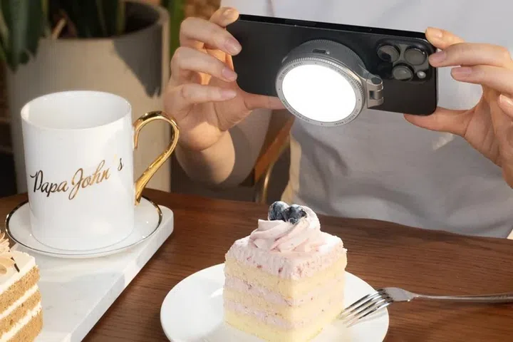 Harlowe Sol 5 Bi-Colour Mobile Light.