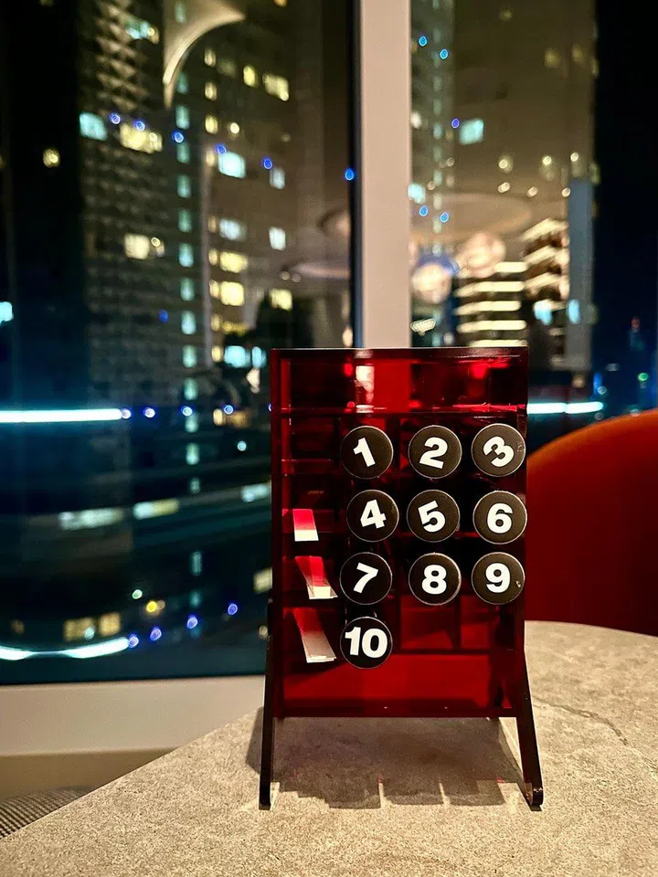 Spritz your cocktail! (Photo: Mondrian Hong Kong)