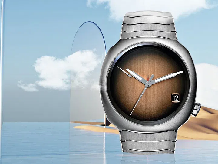 H. Moser & Cie Streamliner Perpetual Calendar Concept Smoked Salmon (Photo: H. Moser & Cie)
