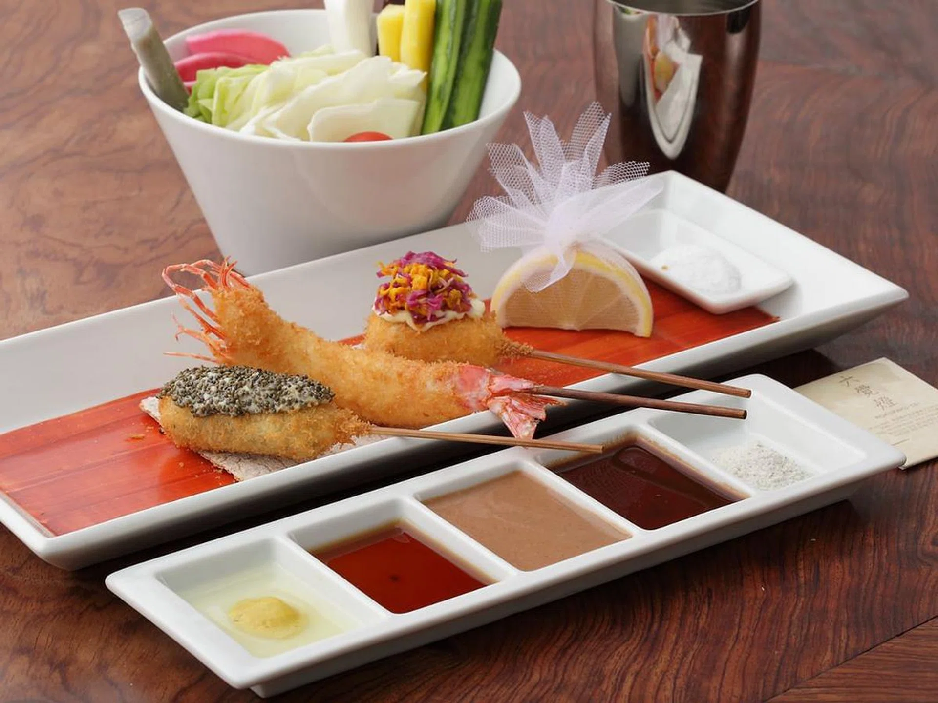 Rokukakutei's range of deep-fried bites and accompanying sauces 