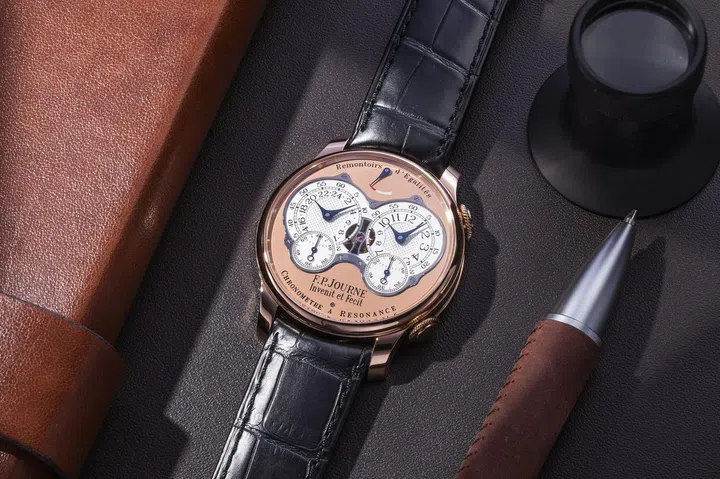 The F.P.Journe Chronomètre à Résonance in 18K 6N Gold. (Photo: The Hour Glass)