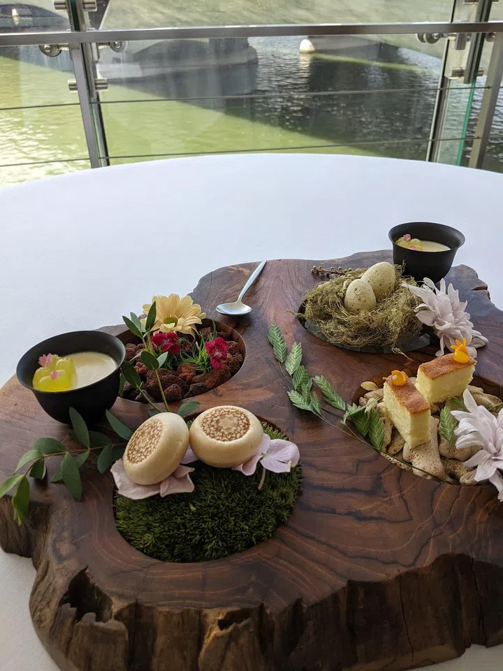 Wagashi platter. (Photo: Kenneth SZ Goh) 
