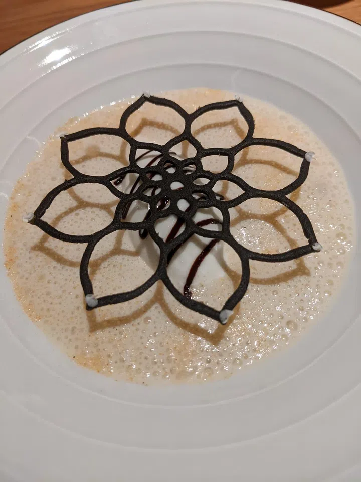 Dessert: Toasted rice/chestnut/sable (Photo: Kenneth SZ Goh) 