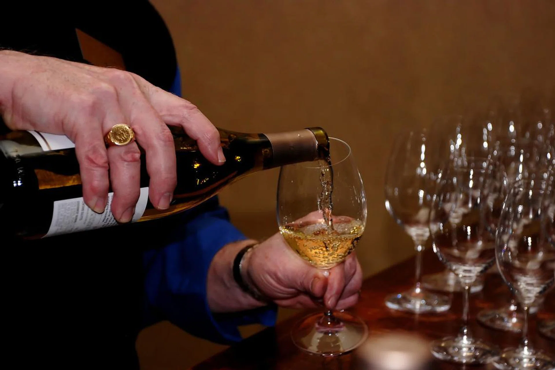 wine-pour-1312249-1278x855