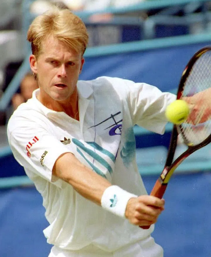 Rolex Testimonee Stefan Edberg hits a backhand at the 1992 US Open (Photo: Timothy A. Clary/AFP via Getty Images)
