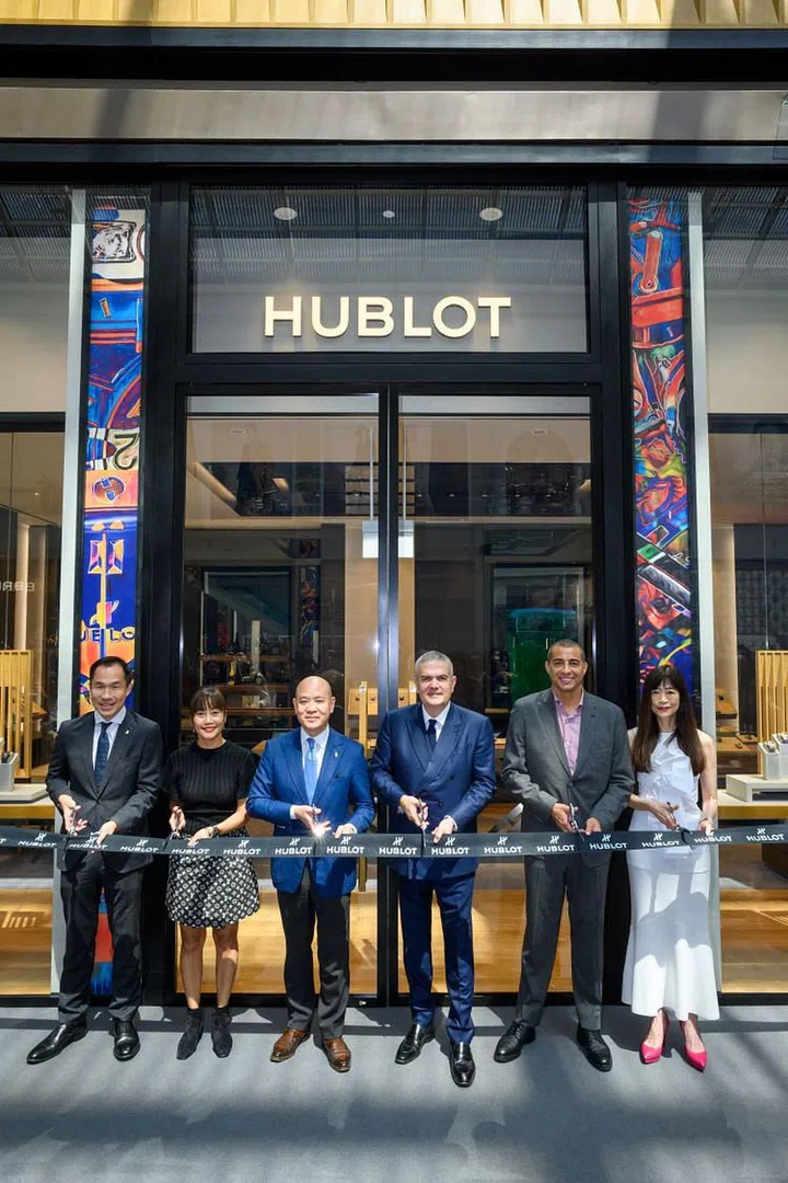 The ribbon-cutting ceremony at the refreshed Hublot boutique at Marina Bay Sands (Photo: Hublot)