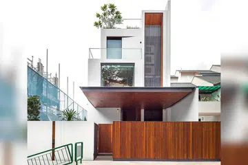 House Tour: Beautiful white and warm wood 3-storey semi-detached with a Koi pond inside