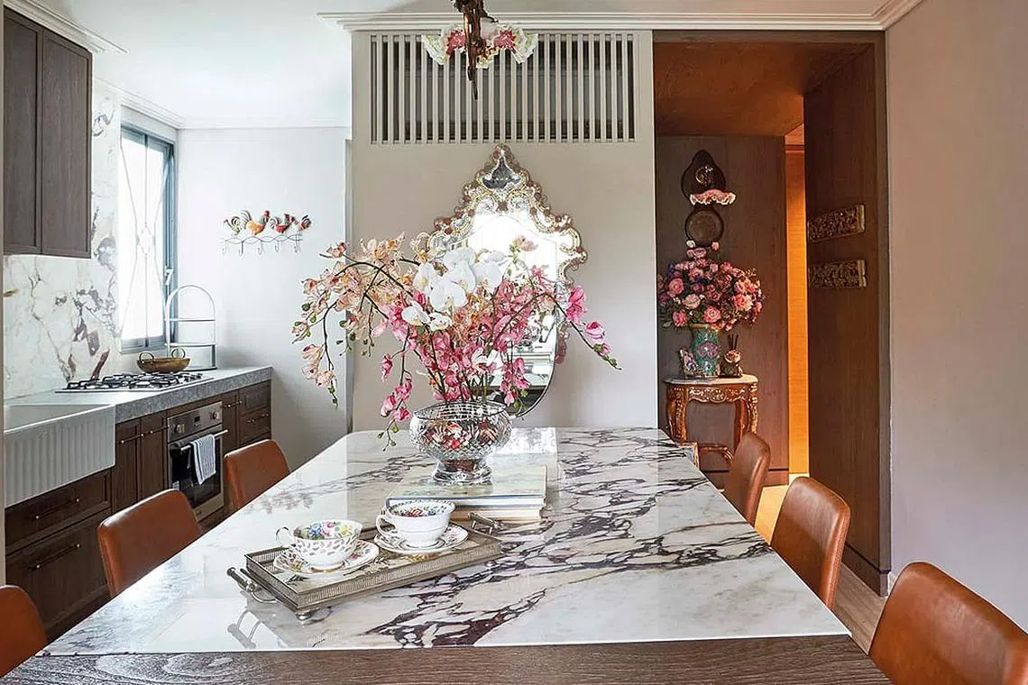 House Tour: An elegant Peranakan makeover for this ordinary condo ...