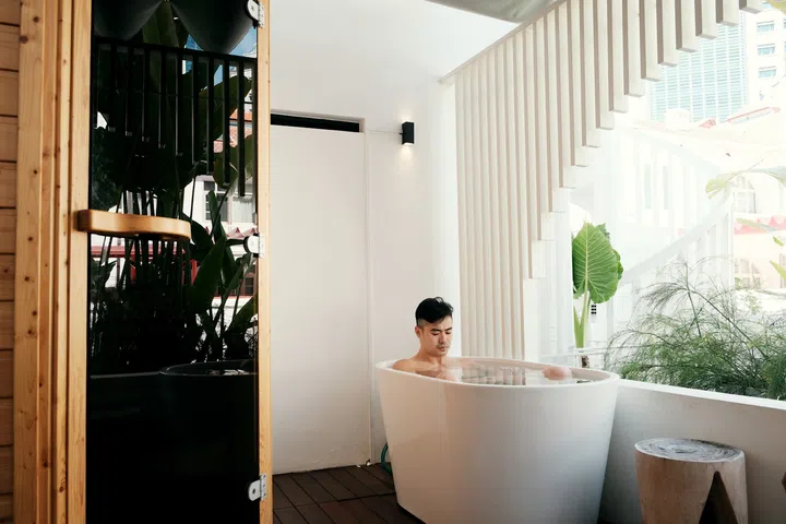 The cold plunge tub at Trapeze Rec. Club. (Photo: Trapeze Rec. Club)