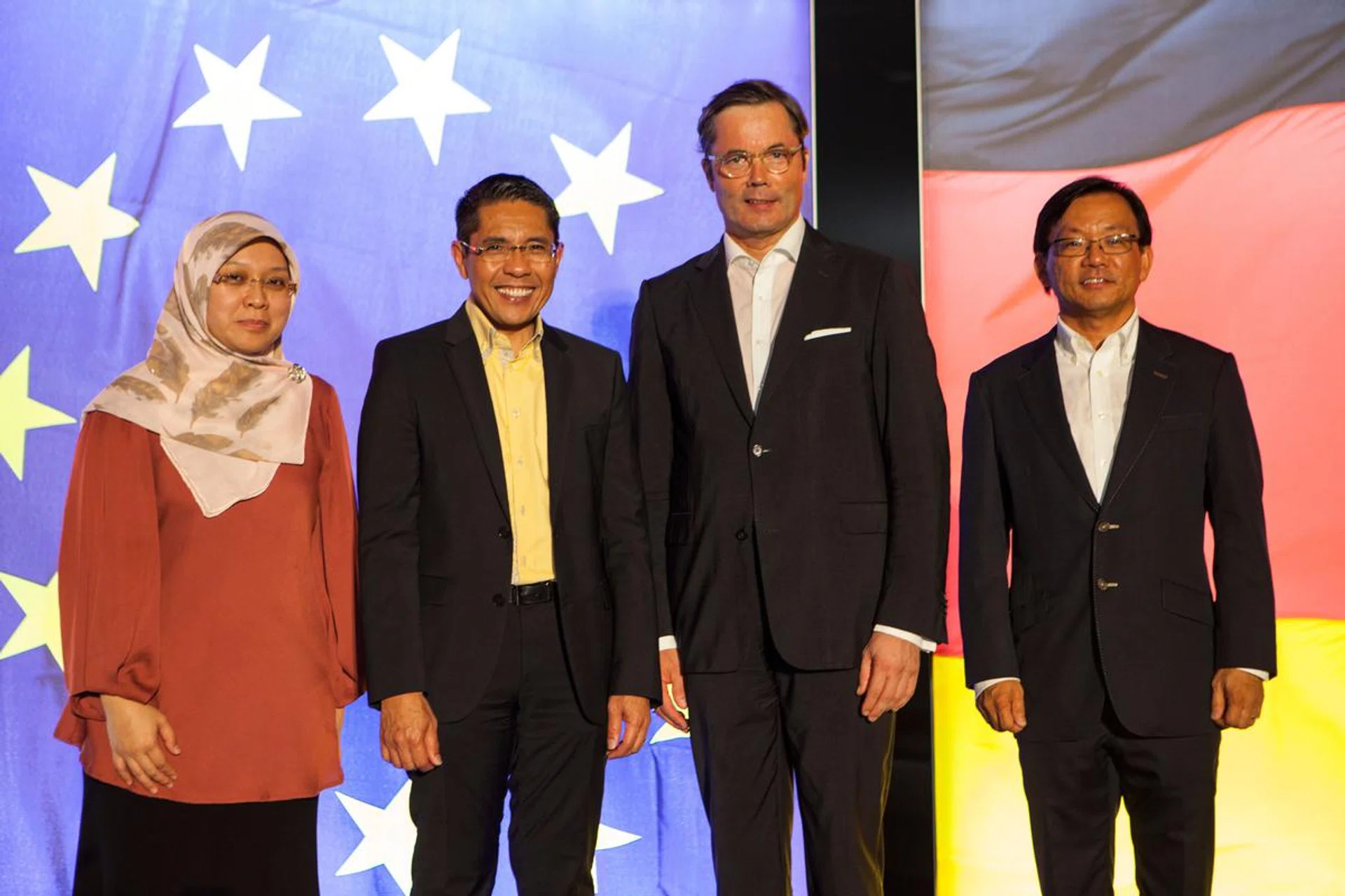 Dr Intan Azura Mokhtar, Dr Mohamad Maliki Bin Osman, He Dr Ulrich Andreas Ferdinand Sante & Chong Kee Hiong