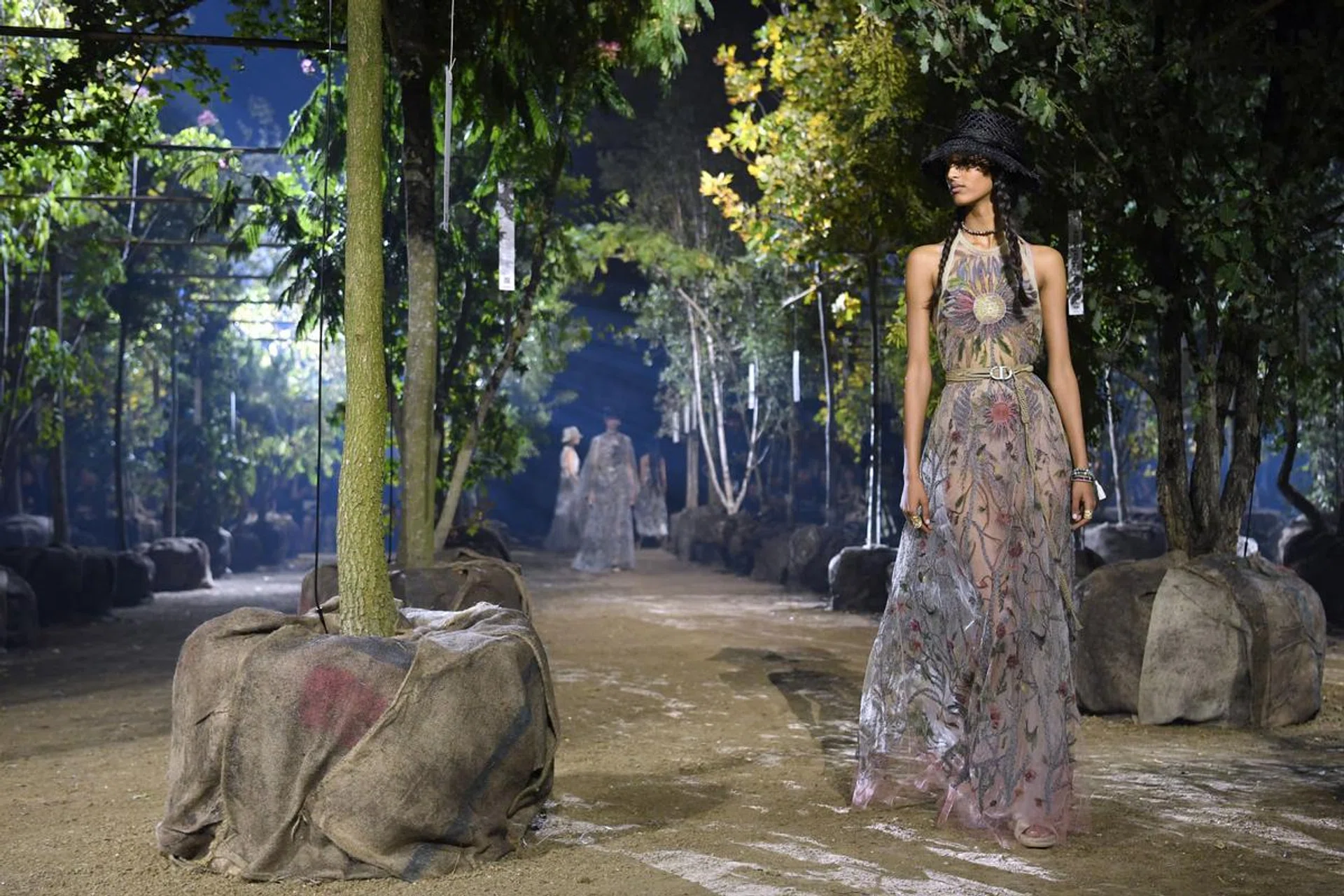 A model presents a creation by Maison Dior during the Women's Spring-Summer 2020 Ready-to-Wear collection fashion show at the Hippodrome de Longchamps in Paris, on September 24, 2019. Photo: CHRISTOPHE ARCHAMBAULT / AFP)
