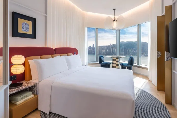 Deluxe King Room. (Photo: Mondrian Hong Kong)
