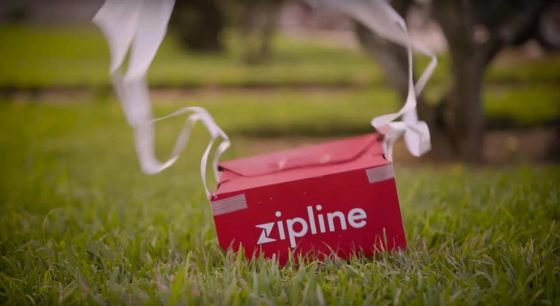 In the era of selfie-drones, there is one drone that actually saves lives. Zipline has come up with a drone that can transport urgent medical supplies, including vaccines, medicine and blood packs. The world’s first commercial drone delivery service triumphs over the many companies still stuck in the experimentation phase of drone building, and will prove useful in countries like Rwanda which struggle with poor roads and incomplete healthcare infrastructure.