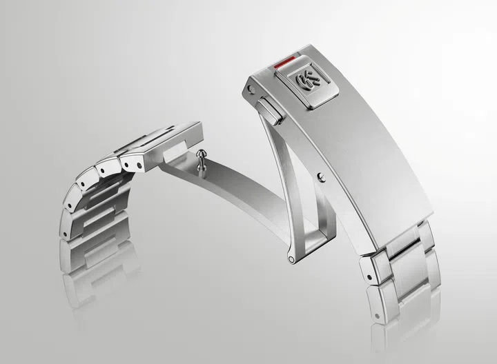 Close-up of the Grand Seiko Spring Drive U.F.A. Ushio 300 Diver’s High-Intensity Titanium bracelet and locking extension clasp, featuring a three-step micro-adjustment system and integrated diving extension that provides up to 24mm of tool-free adjustment for enhanced comfort and versatility.