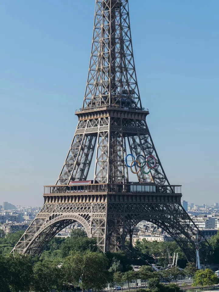 The Eiffel Tower with the Olympic rings. (Photo: Paris2024)