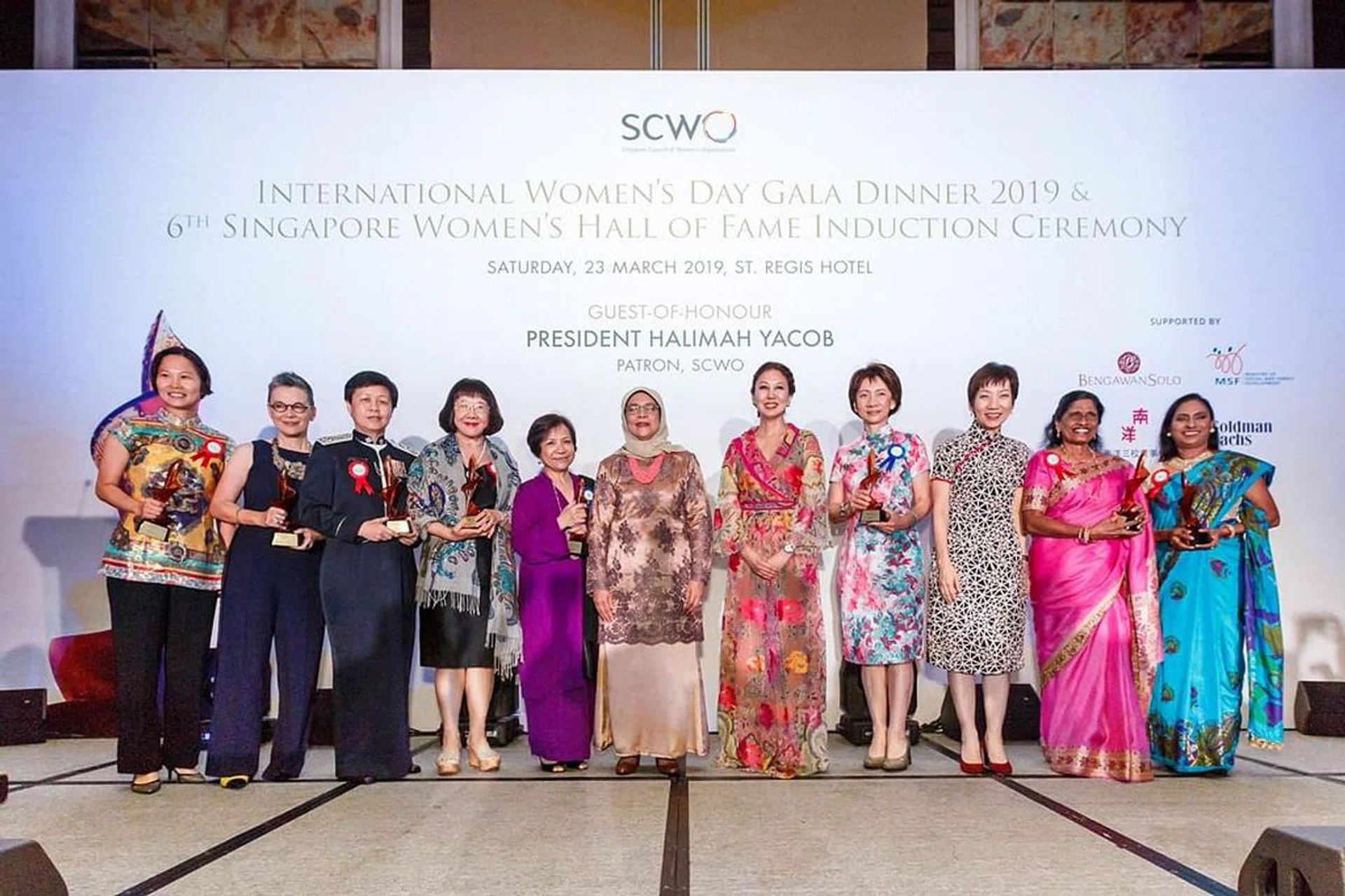 Gan Siow Huang, Madeleine Lee (representing Evelyn Norris), Florence Chua, Tham Yew Chin, Nurjehan Adnan (representing Zahrah Za’ba), President Halimah Yacob, Dr June Goh, Esther Fu (representing Liew Yuen Sian), Minister Grace Fu, Glory Barnabas & K. Jayamani