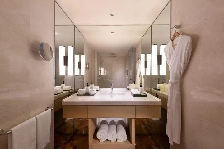 Conrad Singapore Orchard