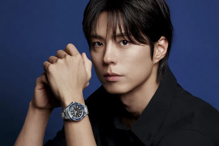 K-drama star Park Bo-gum wears an Omega Seamaster Planet Ocean watch