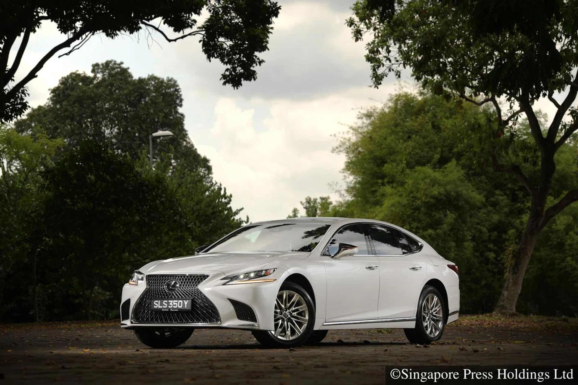 yclexus / ST20180228_1805927206 / Alphonsus Chern //

Car review: Lexus' new flagship LS sedan. Photographed 28 February 2018.