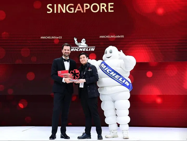 Samantha Goh, restaurant manager of two-starred Saint Pierre received the Welcome & Service Award. (Photo: Michelin Guide)