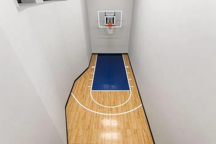 basketball court - the peak