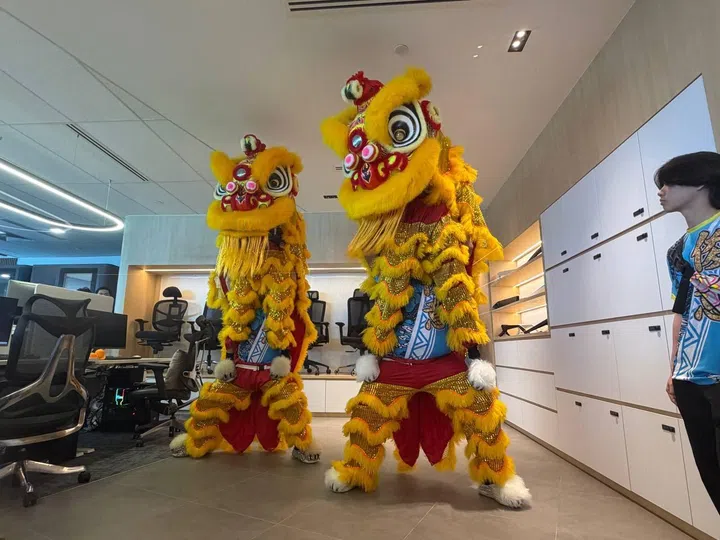 lion dance troupe