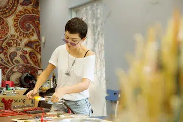 Dr Jie Li-Elbraechter – artist, collector and curator